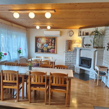 Paerna Guesthouse & Apartments Κουρεσάαρε Εξωτερικό φωτογραφία