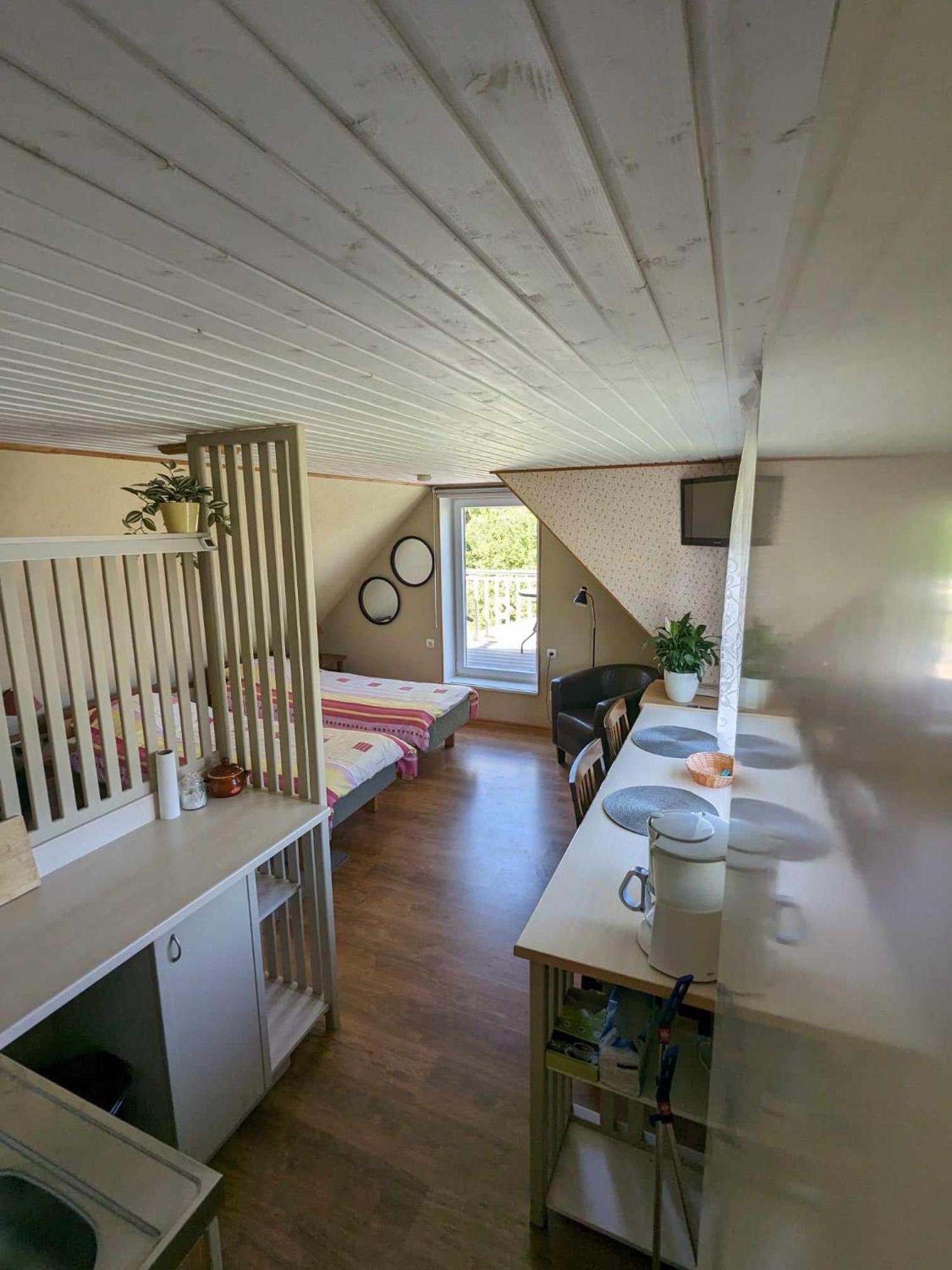 Paerna Guesthouse & Apartments Κουρεσάαρε Εξωτερικό φωτογραφία