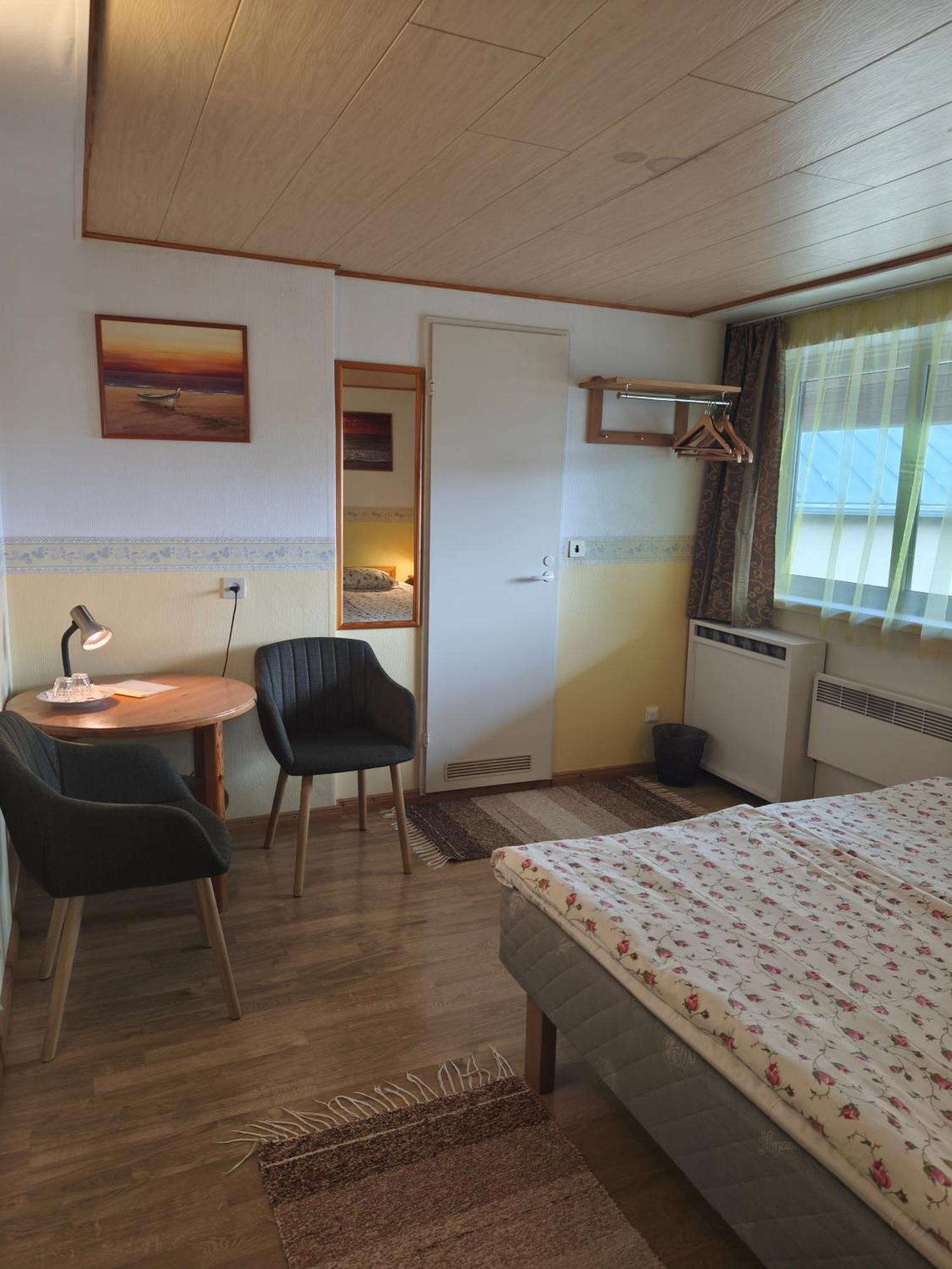 Paerna Guesthouse & Apartments Κουρεσάαρε Εξωτερικό φωτογραφία